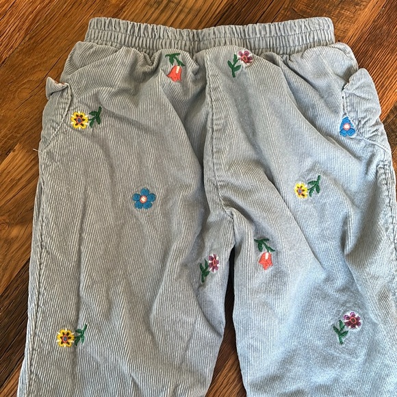 Mini Boden Light blue corduroy pants with heart pockets and embroidered flowers - Picture 11 of 11